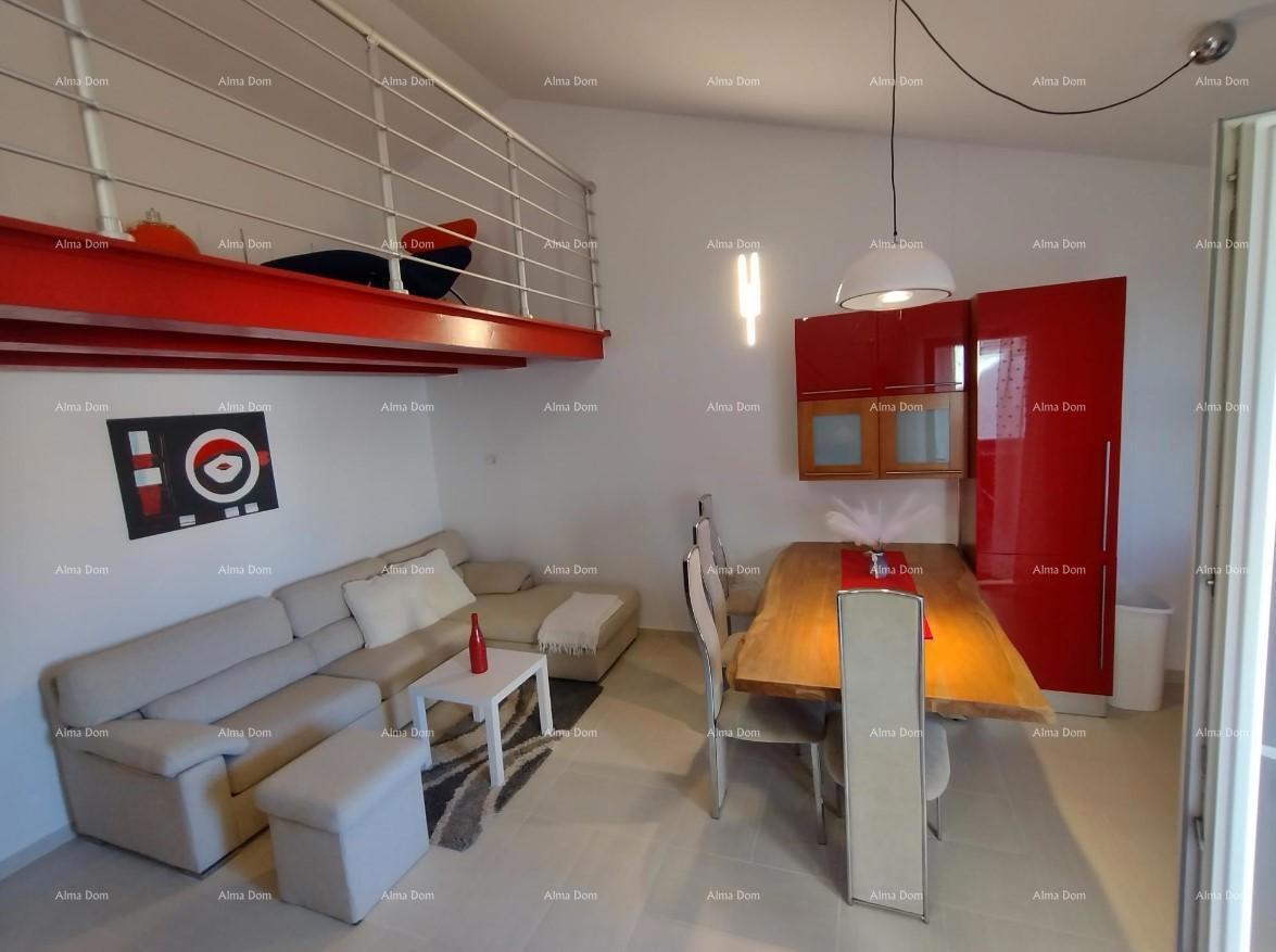 Stanovanje, Valbandon, z 2 parkirnima mestoma in dvoriščem