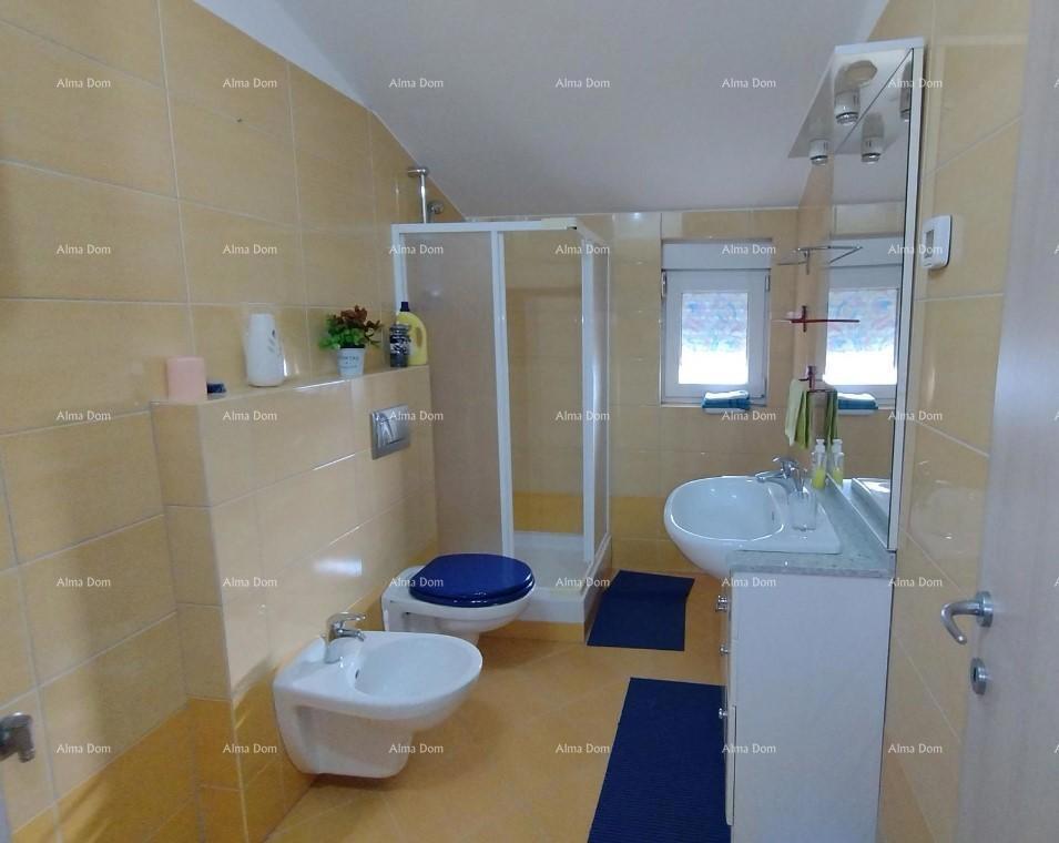 Stanovanje, Valbandon, z 2 parkirnima mestoma in dvoriščem