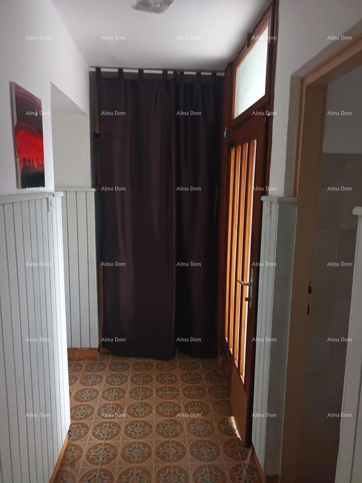 Prodamo avtentično staro kamnito hišo v Stranićih, Sveti Lovreč.