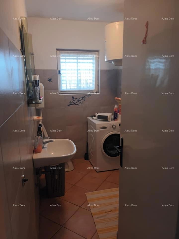 Prodamo avtentično staro kamnito hišo v Stranićih, Sveti Lovreč.