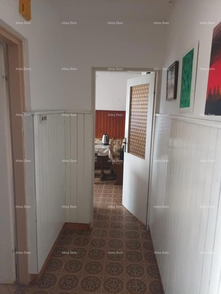 Prodamo avtentično staro kamnito hišo v Stranićih, Sveti Lovreč.