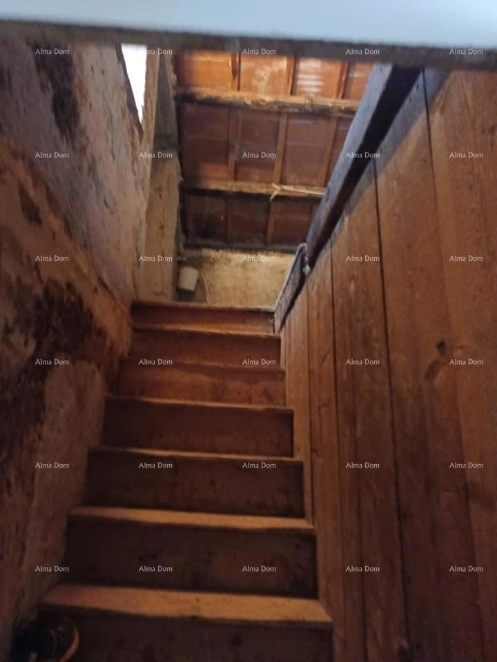 Prodamo avtentično staro kamnito hišo v Stranićih, Sveti Lovreč.