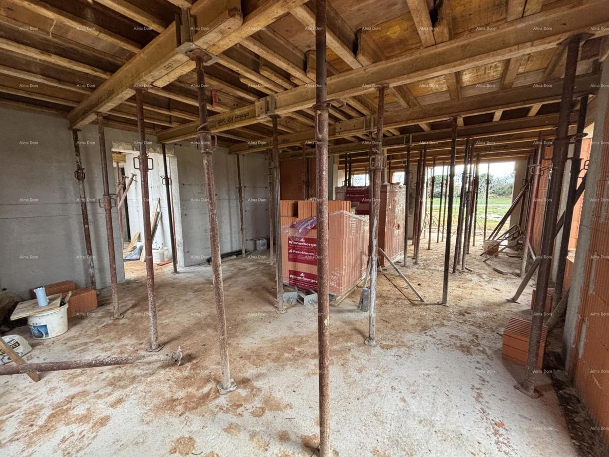 Prodamo stanovanje, Pula