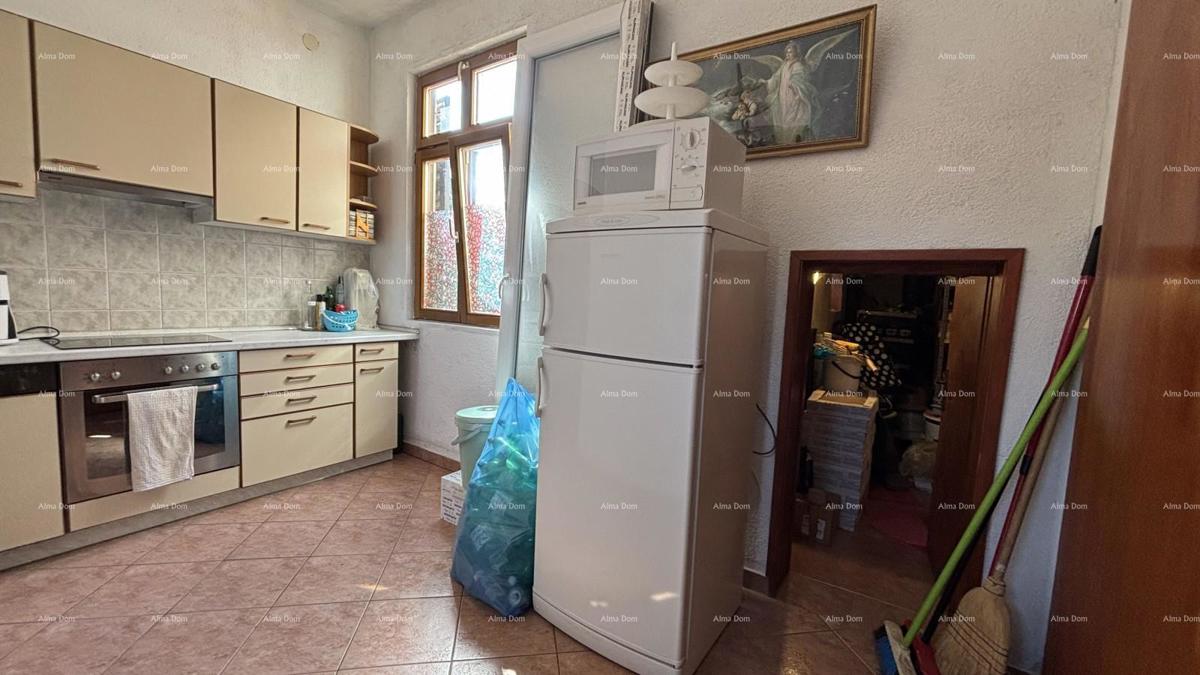 PULA, center – prodaja / stanovanje 55 m² z vrtom in parkirnim mestom