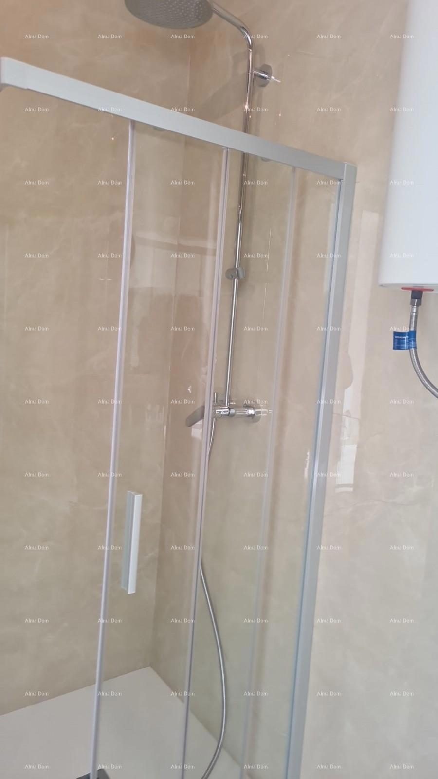 Moderen apartma v bloku B z dvema parkirnima mestoma, blizu Umaga! S1