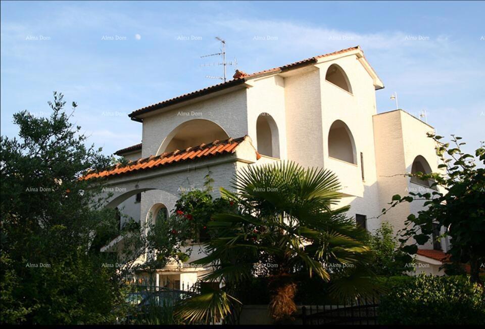 Prodaja večstanovanjske stavbe s 9 zasebnimi apartmaji. Poreč!