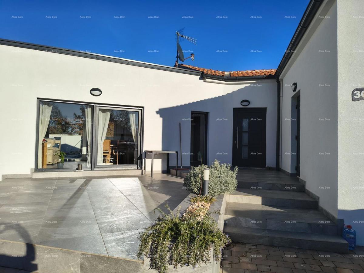 Samostojeća prizemnica s bazenom!