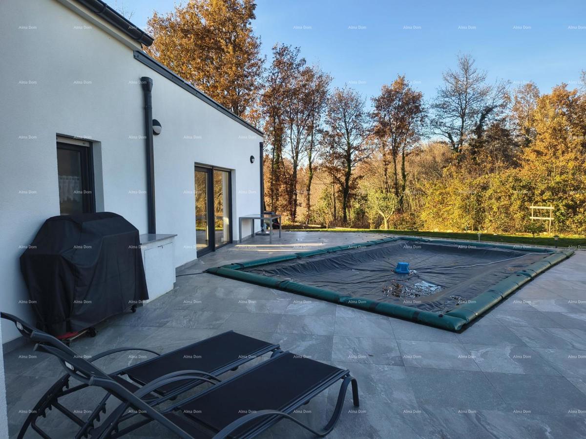 Samostojeća prizemnica s bazenom!