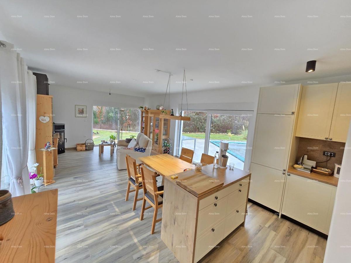 Samostojeća prizemnica s bazenom!