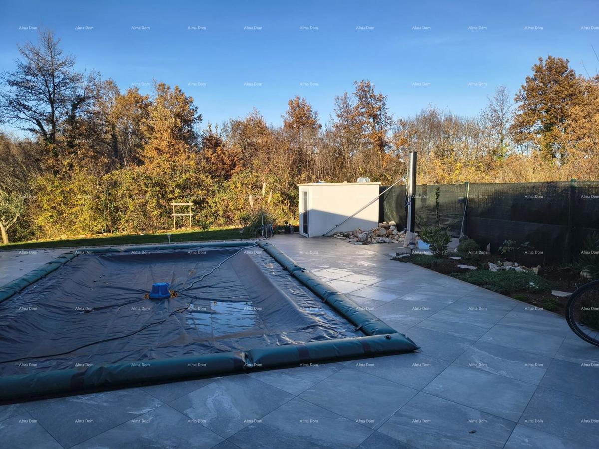 Samostojeća prizemnica s bazenom!