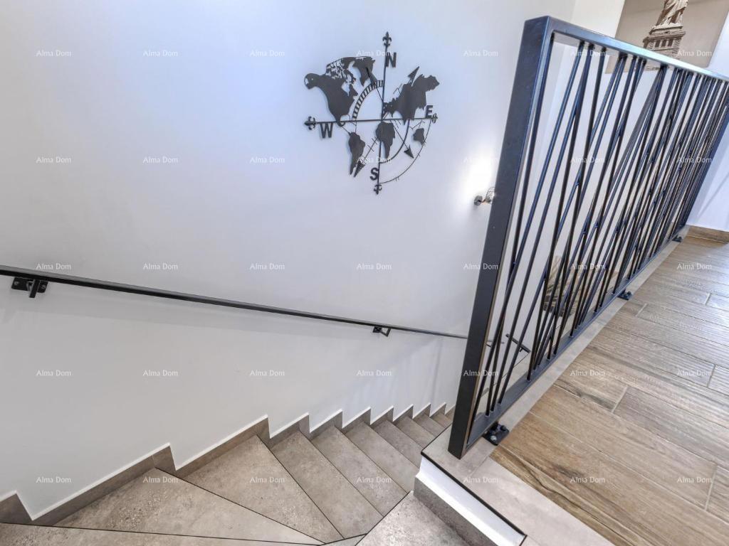 Prodaja luksuzne vile s bazenom u zelenoj oazi u okolici Labina