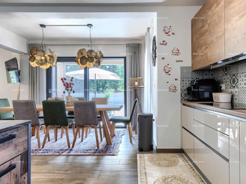 Prodaja luksuzne vile s bazenom u zelenoj oazi u okolici Labina