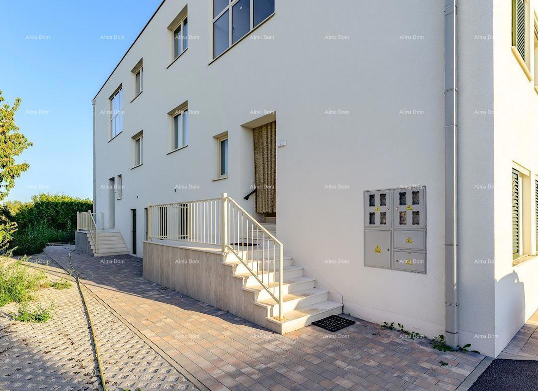 Prodamo stanovanje, Poreč