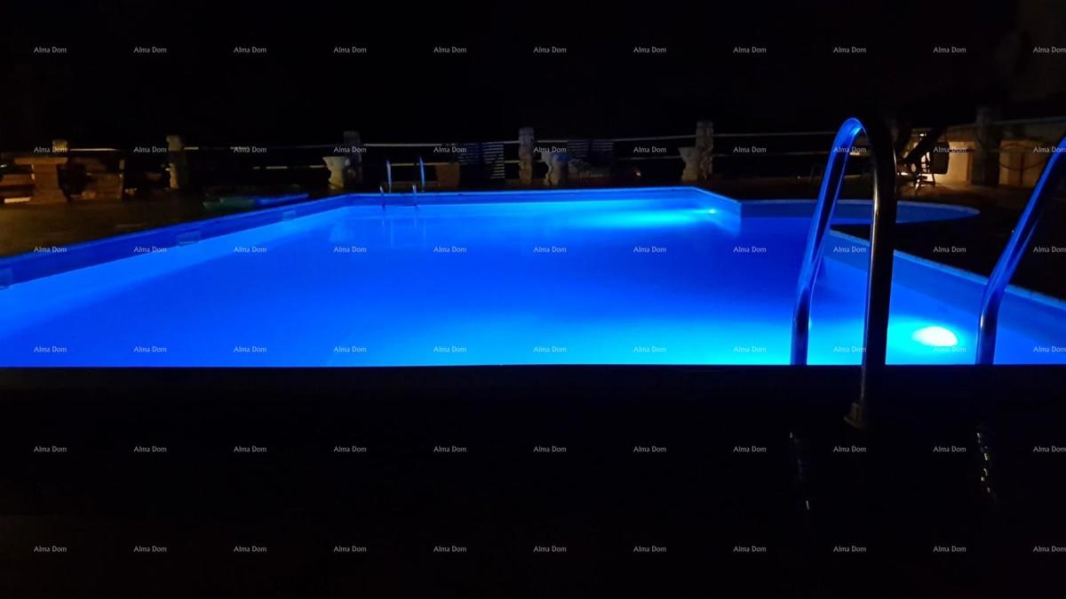 Prizemni apartma z ložo in bazenom. Medulin.