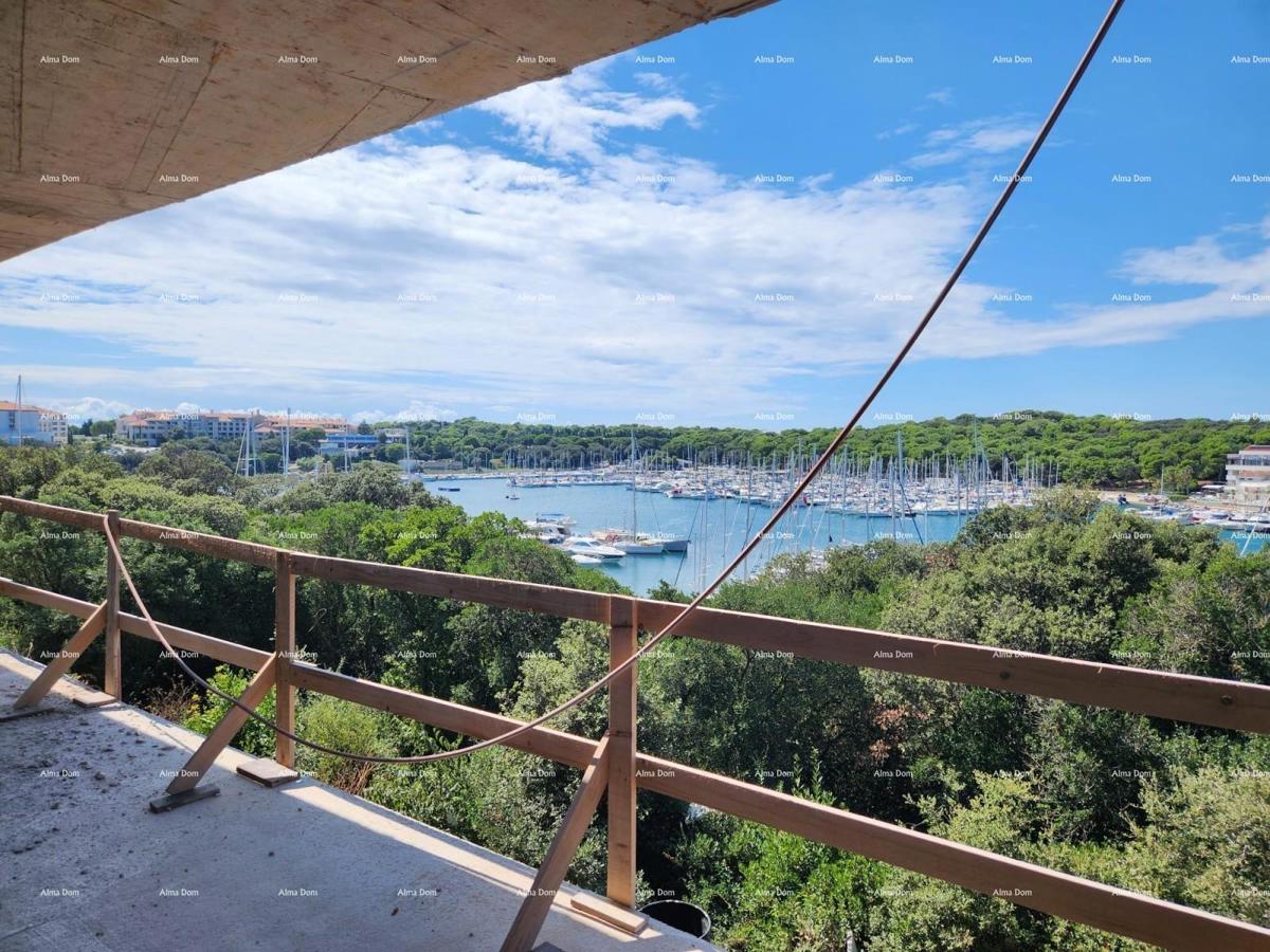 Luksuzni stanovi s pogledom na Marinu Verudu! C3