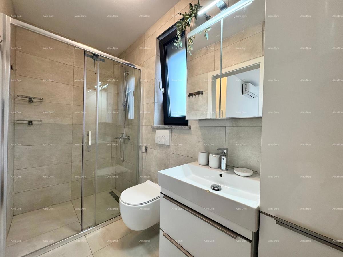 Moderno uređen stan 200 metrov od morja v Banjolah