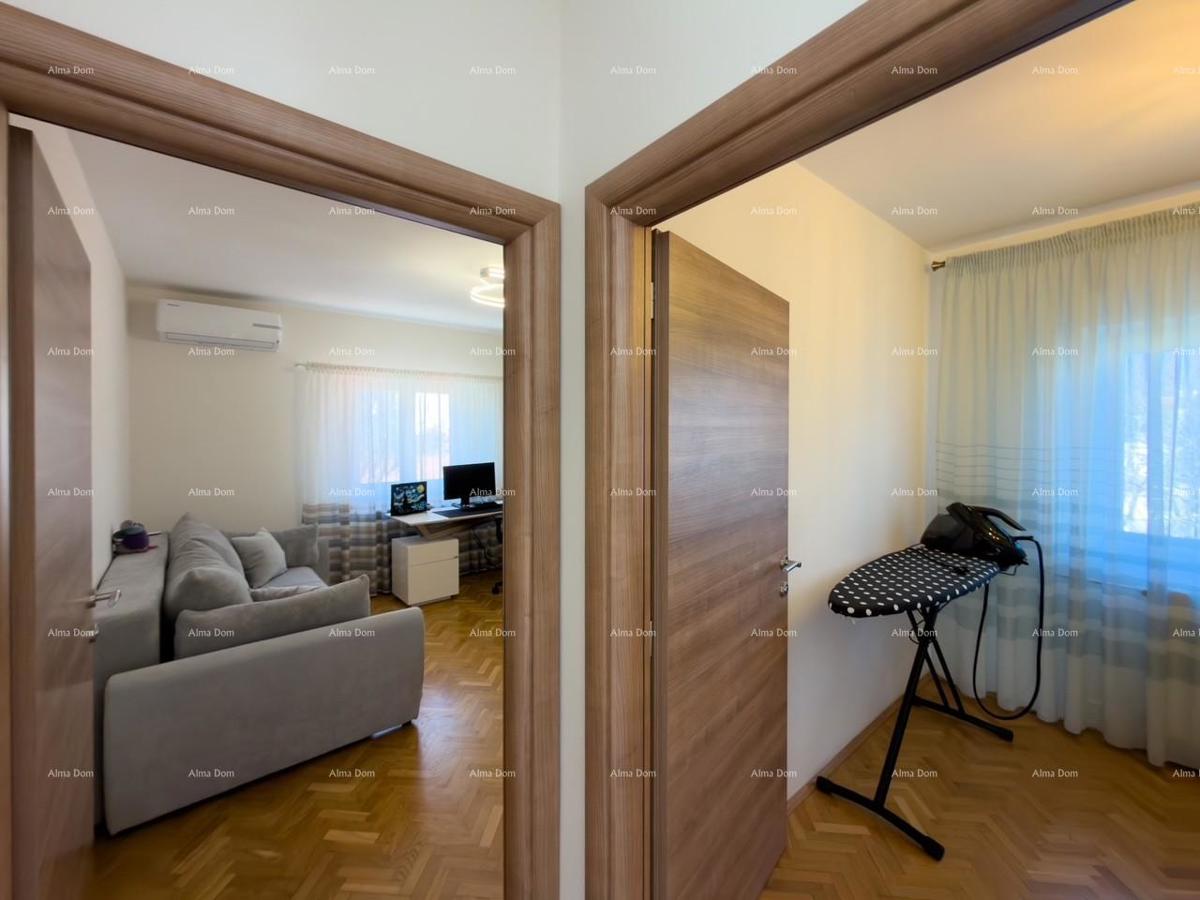 Ližnjan, urejena in popolnoma opremljena hiša z garažo in kletjo