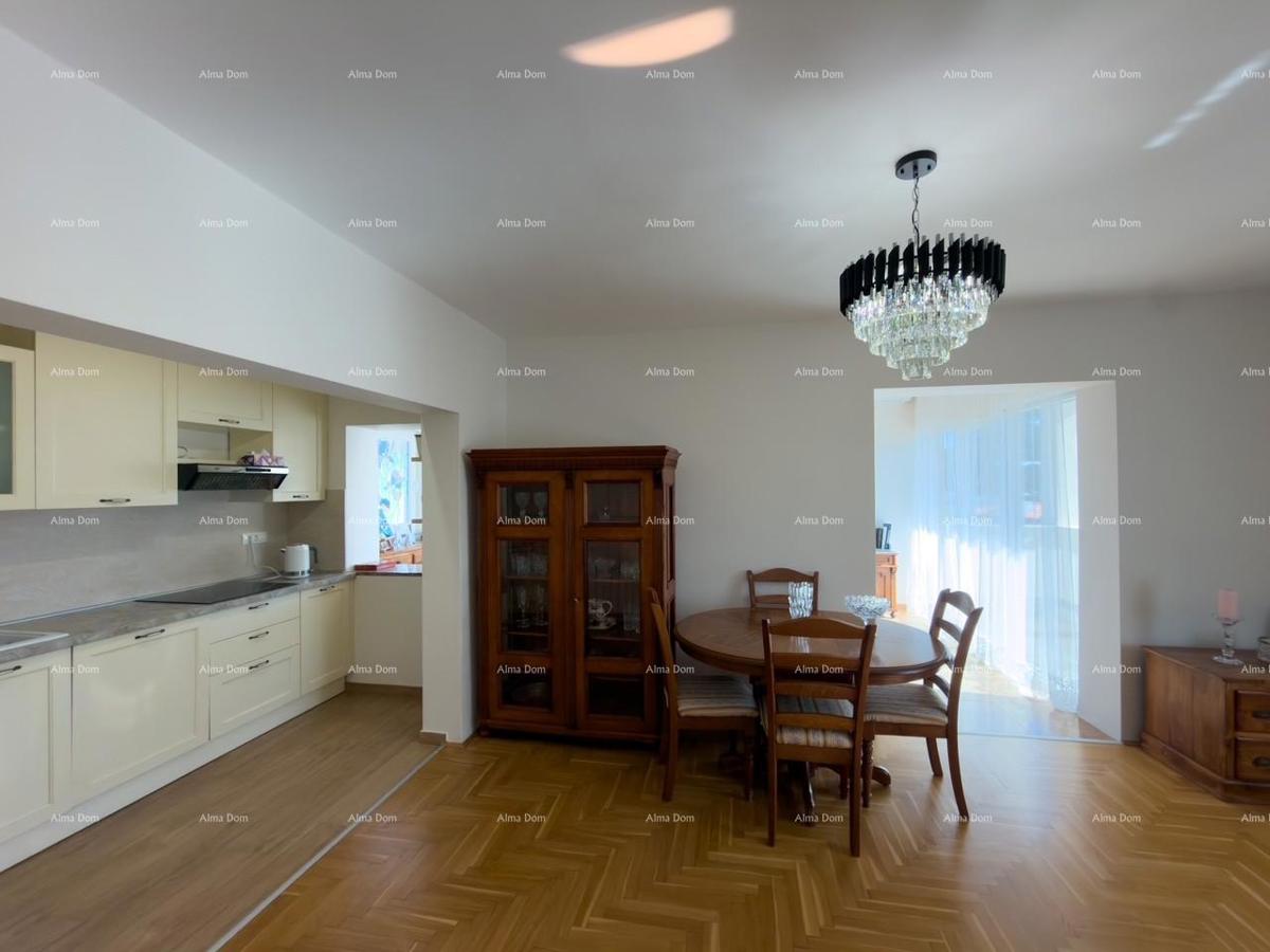 Ližnjan, urejena in popolnoma opremljena hiša z garažo in kletjo