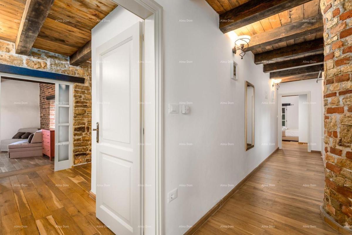 Prekrasna kamnita vila s bazenom v srcu Istre.