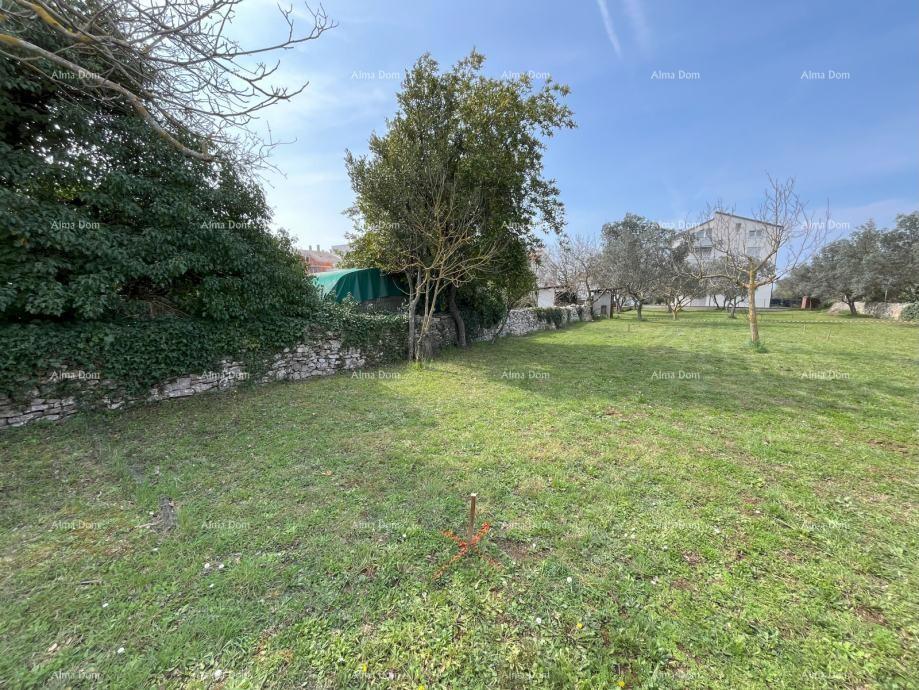 Peroj, gradbena parcela velikosti 1336 m²