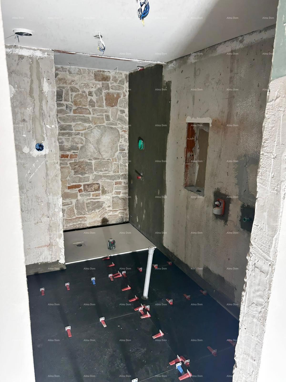 Prodaja ekskluzivnega stanovanja v rustikalnem stilu, na vrhunski lokaciji, v centru Pule!