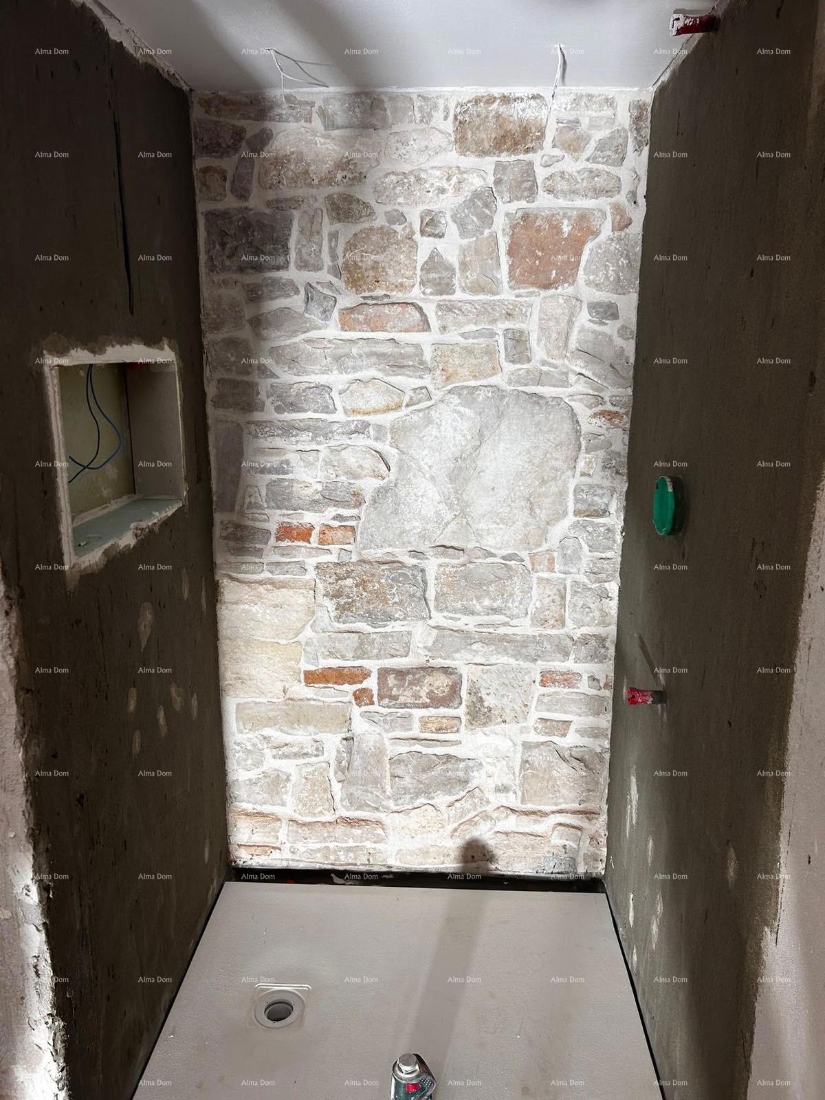 Prodaja ekskluzivnega stanovanja v rustikalnem stilu, na vrhunski lokaciji, v centru Pule!