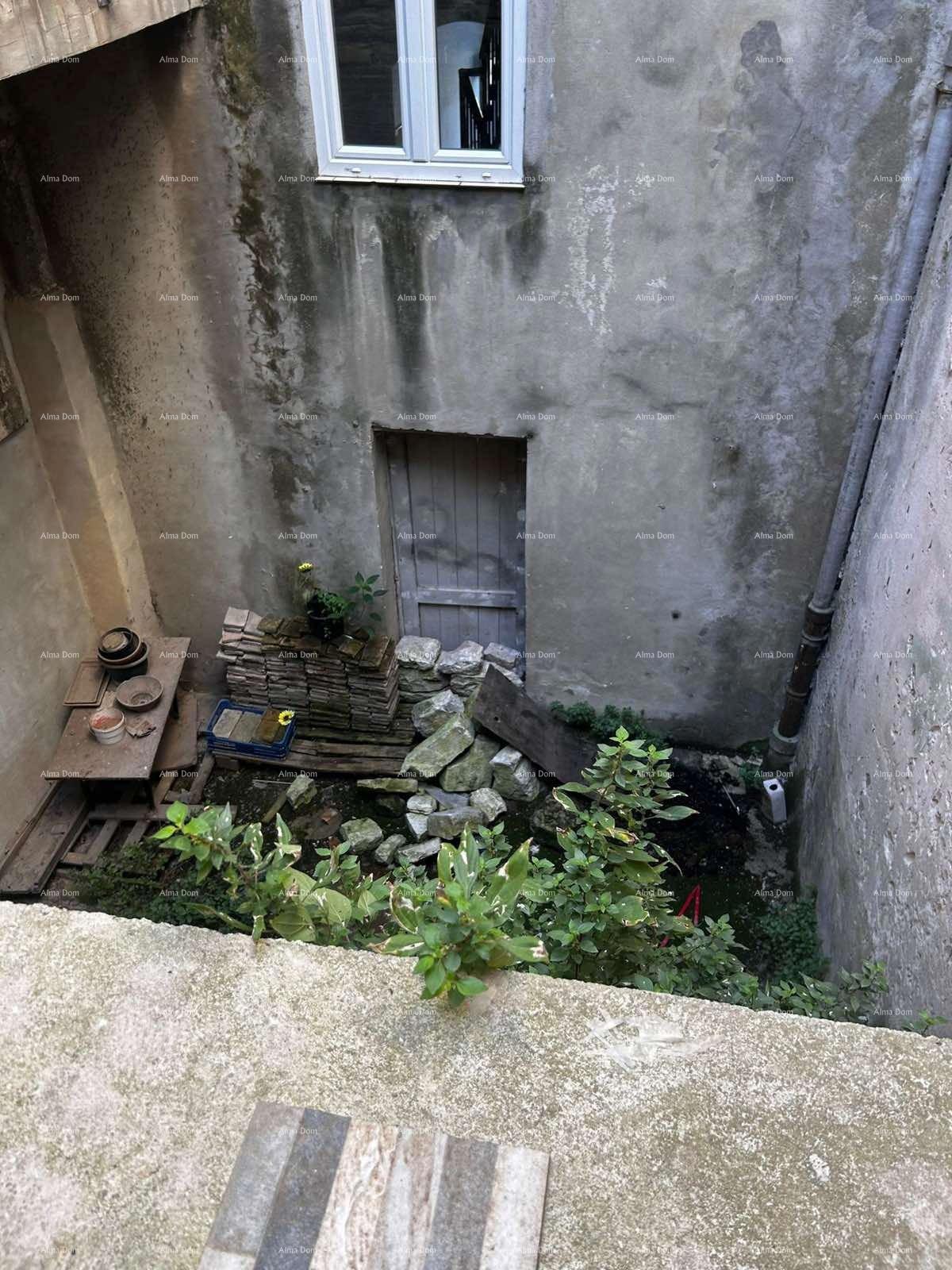 Prodaja ekskluzivnega stanovanja v rustikalnem stilu, na vrhunski lokaciji, v centru Pule!