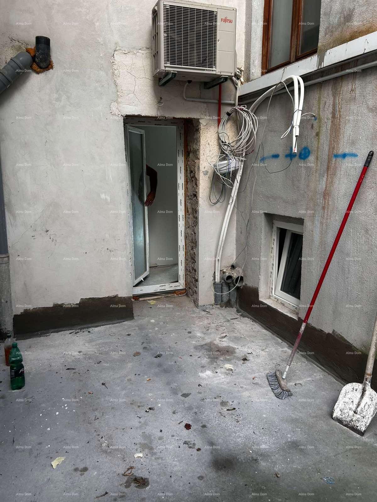 Prodaja ekskluzivnega stanovanja v rustikalnem stilu, na vrhunski lokaciji, v centru Pule!