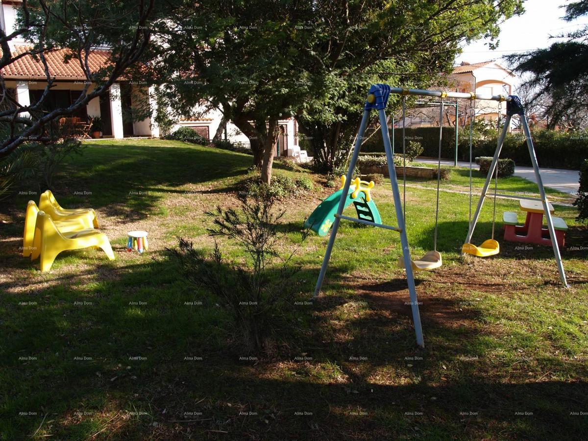 Ližnjan – Prostorna družinska hiša z velikim potencialom