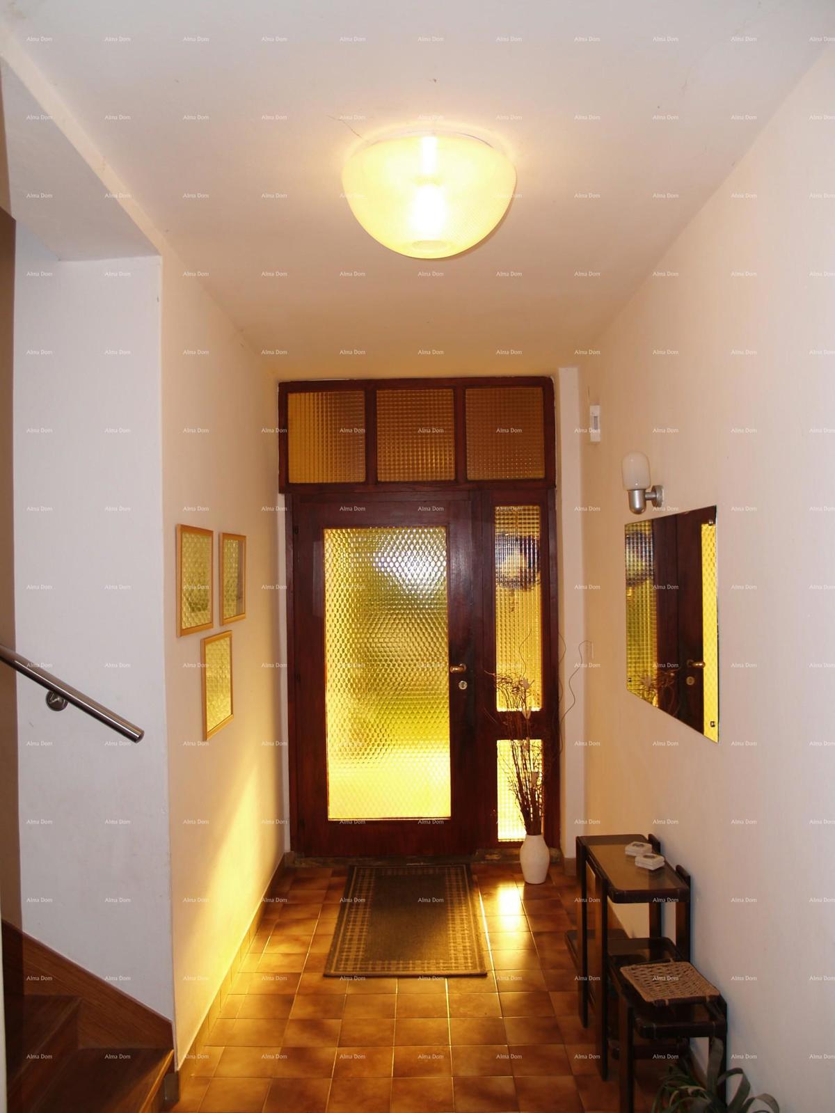 Ližnjan – Prostorna družinska hiša z velikim potencialom