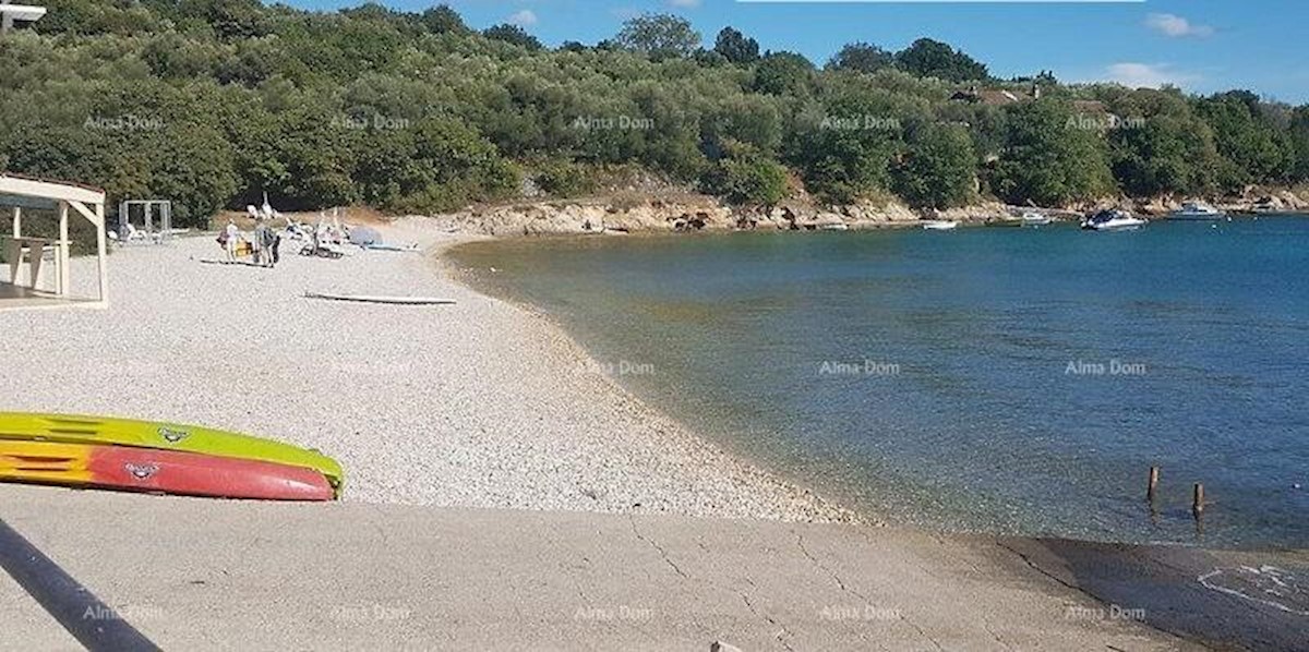 Prodamo kmetijsko zemljišče, 340 m2, 200 m od plaže