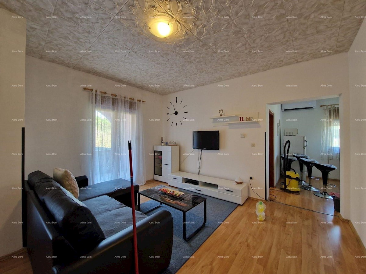 Samostojna hiša z dvema apartmajema, 181 m2, Banjole, prodamo