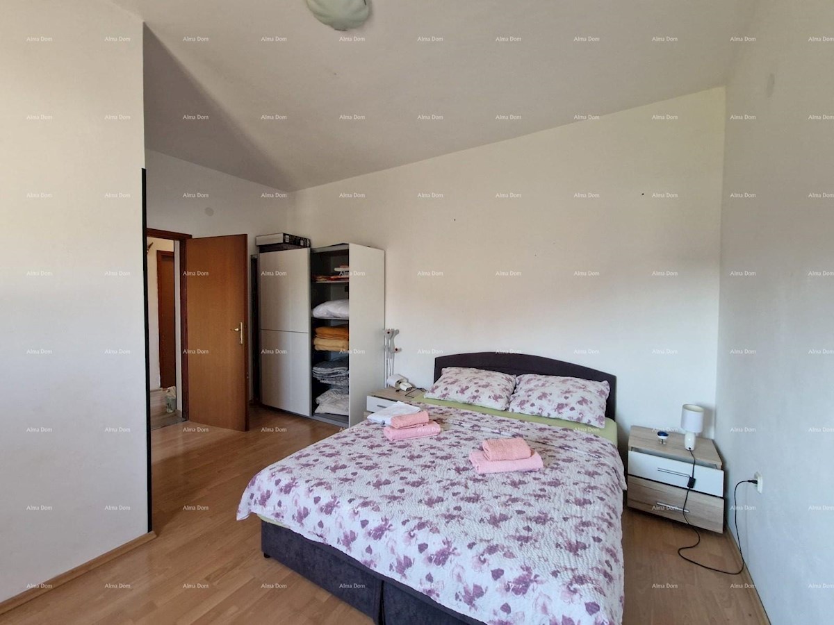 Samostojna hiša z dvema apartmajema, 181 m2, Banjole, prodamo