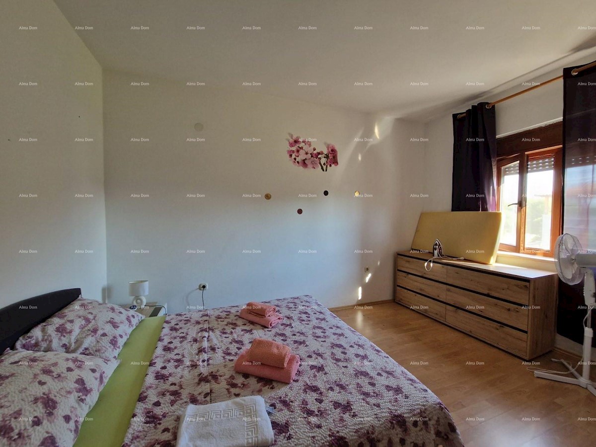 Samostojna hiša z dvema apartmajema, 181 m2, Banjole, prodamo