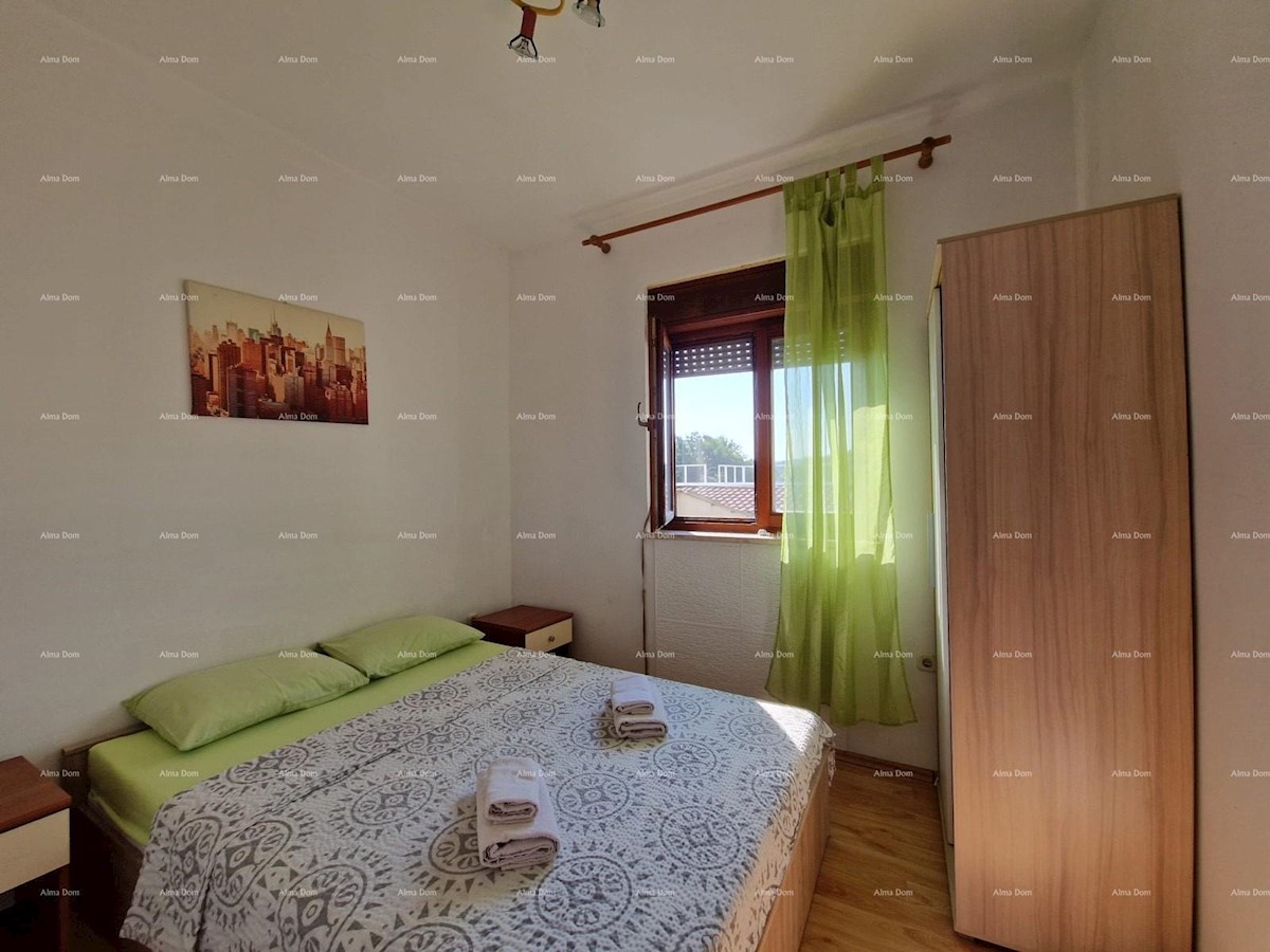 Samostojna hiša z dvema apartmajema, 181 m2, Banjole, prodamo