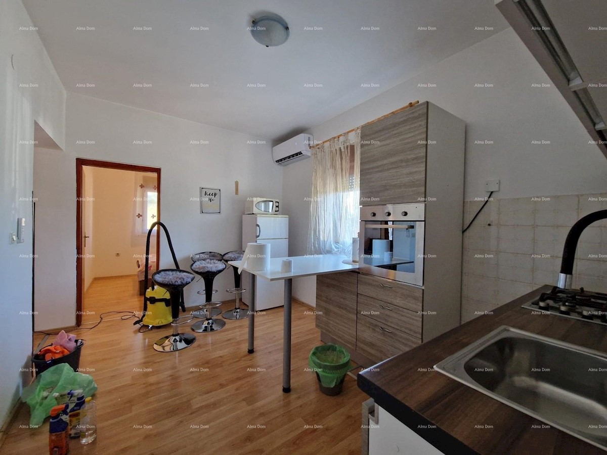 Samostojna hiša z dvema apartmajema, 181 m2, Banjole, prodamo