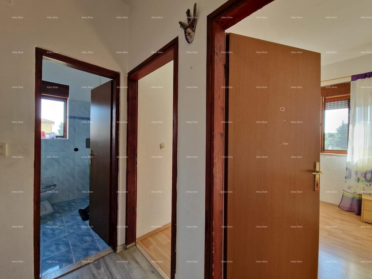 Samostojna hiša z dvema apartmajema, 181 m2, Banjole, prodamo