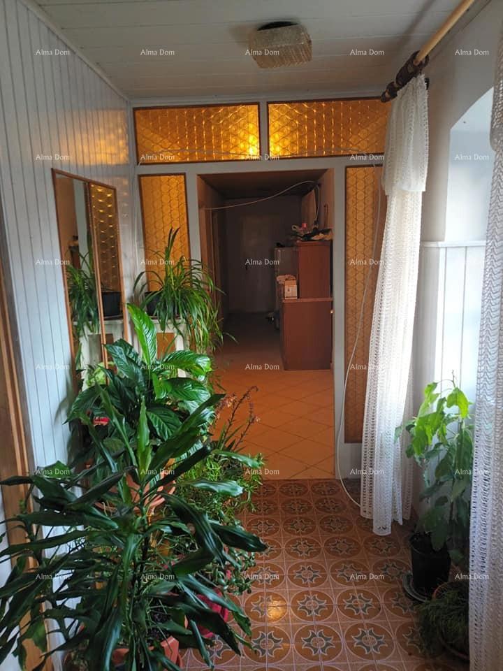 Prodamo avtentično staro kamnito hišo v Stranićih, Sveti Lovreč.
