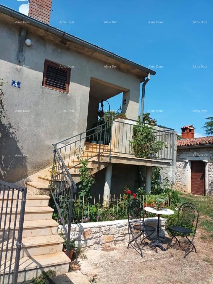 Prodamo avtentično staro kamnito hišo v Stranićih, Sveti Lovreč.