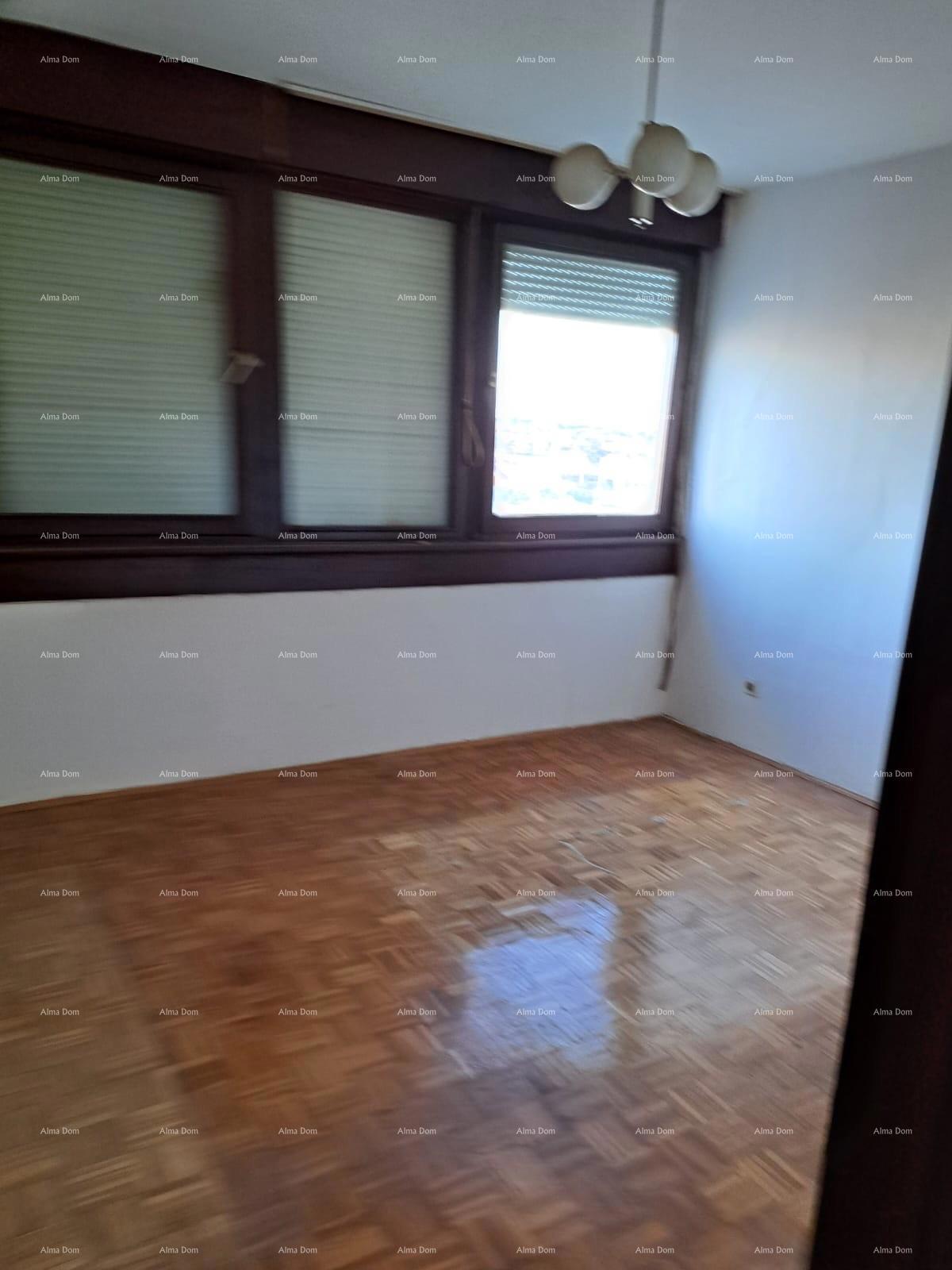 tanovanje za Prenovo, Blizu Mestnega Središča, Pula!
