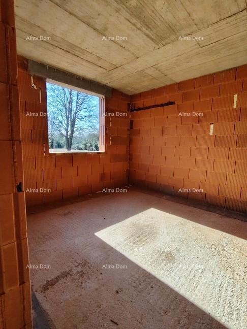 Dvosobno stanovanje z vrtom v bližini morja