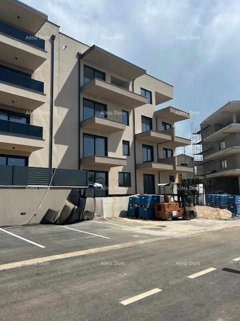 Prodaja modernega stanovanja v novogradnji s parkirnim mestom, Vabriga, Poreč!