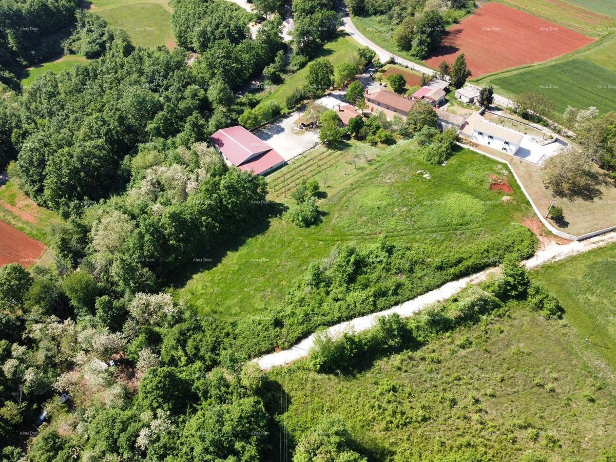 BARBAN - Gradbeno zemljišče s projektom (polovica dvojne hiše), 15 minut od morja