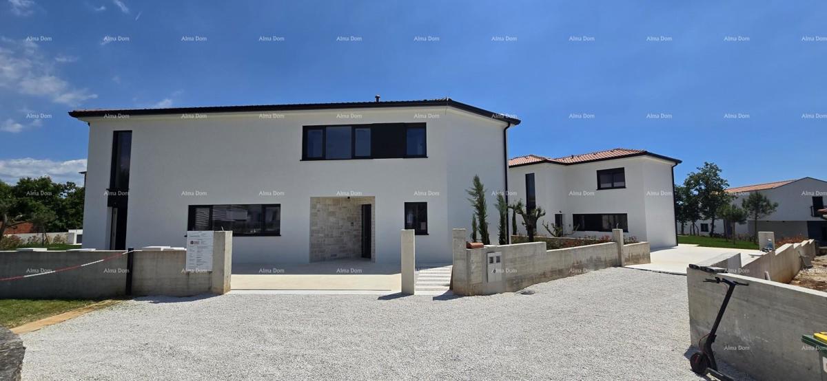 Atraktivna, visoko kakovostna, moderna vila s bazenom. Sv. Lovreč, okolica Poreča!