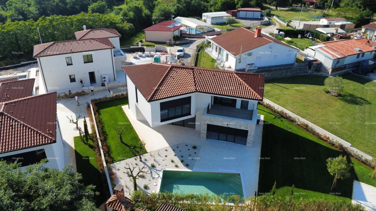 Atraktivna, visoko kakovostna, moderna vila s bazenom. Sv. Lovreč, okolica Poreča!