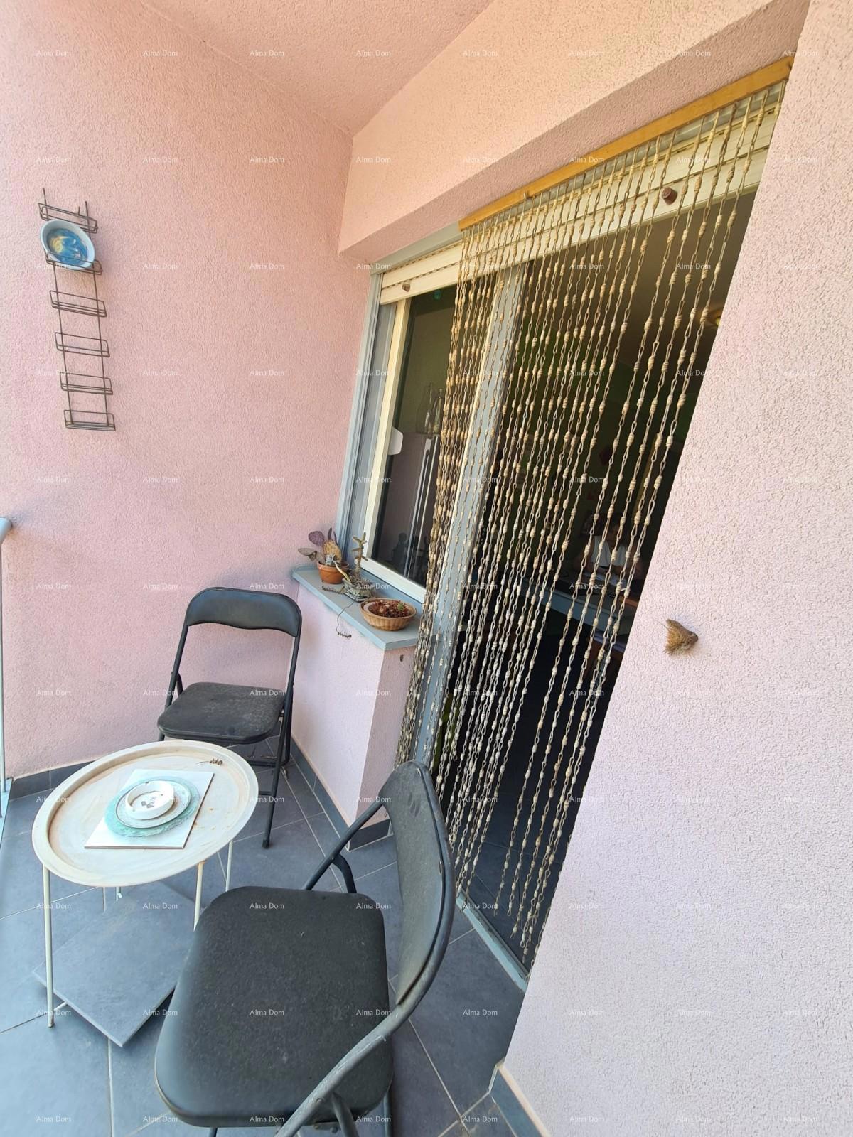 EKSKLUZIVNA PRODAJA! Šarmanten stan v Pulju, blizu centra in morja!