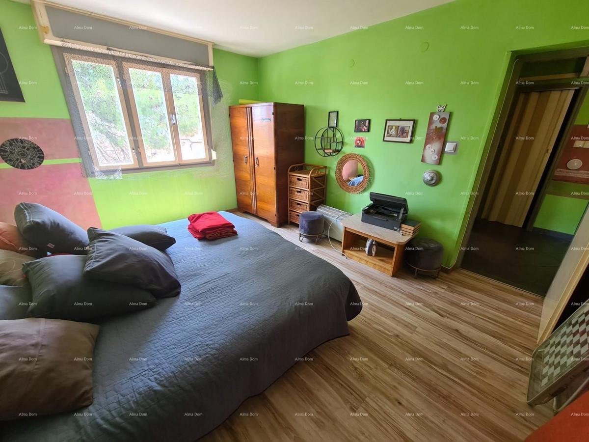 EKSKLUZIVNA PRODAJA! Šarmanten stan v Pulju, blizu centra in morja!