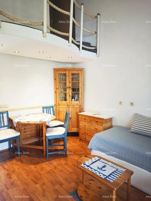 Červar Porat, Čudovit dvoetažni apartma, 39m2 – 400 m od morja