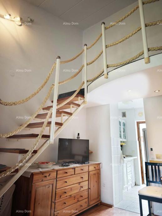 Červar Porat, Čudovit dvoetažni apartma, 39m2 – 400 m od morja