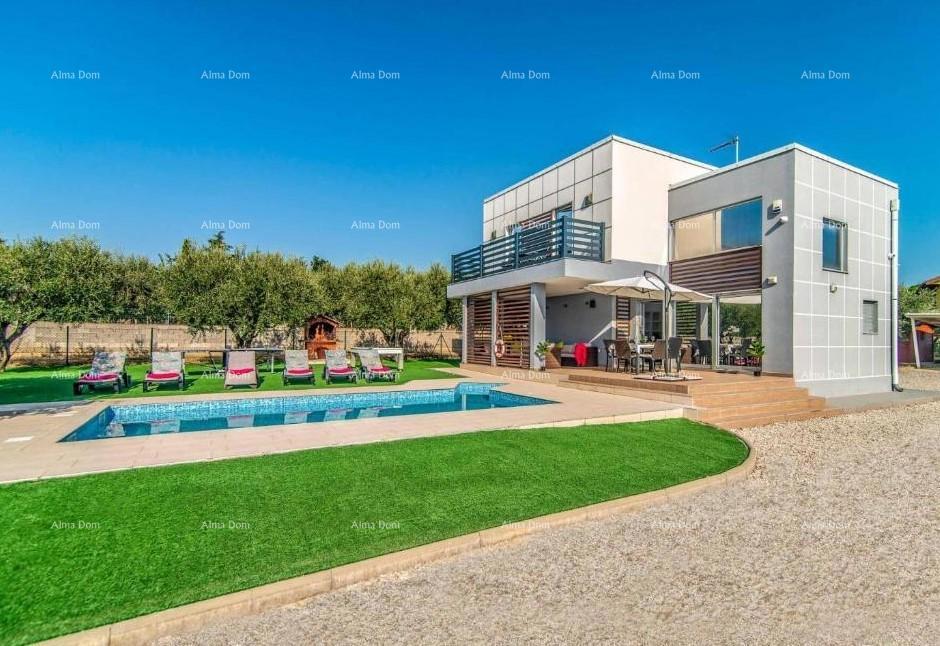 VODNJAN – Moderna vila s bazenom, pogledom na Brijune i prostranom okućnicom!